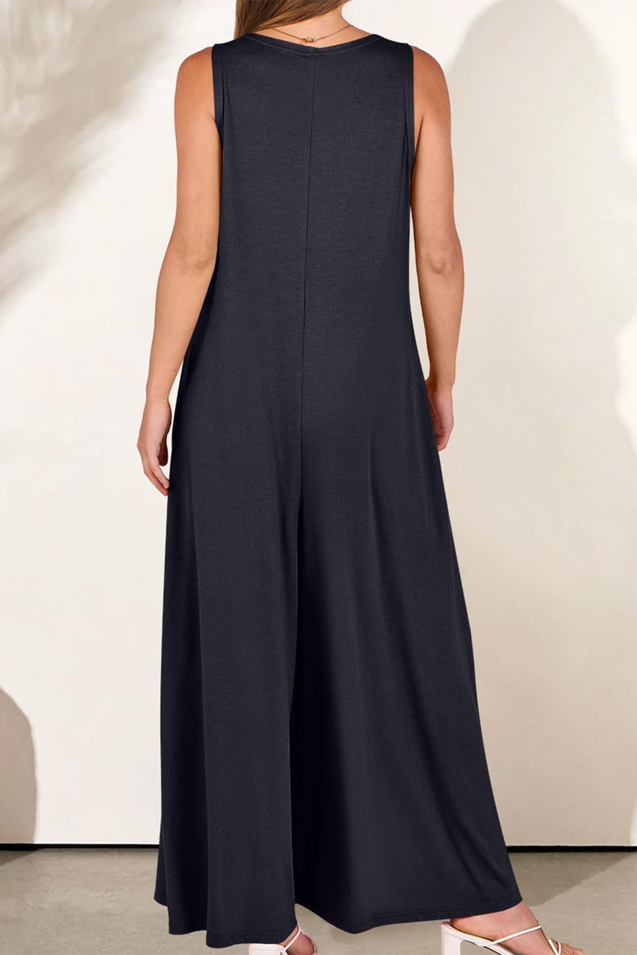 LD | Effen jumpsuits met wijde pijpen en V-hals