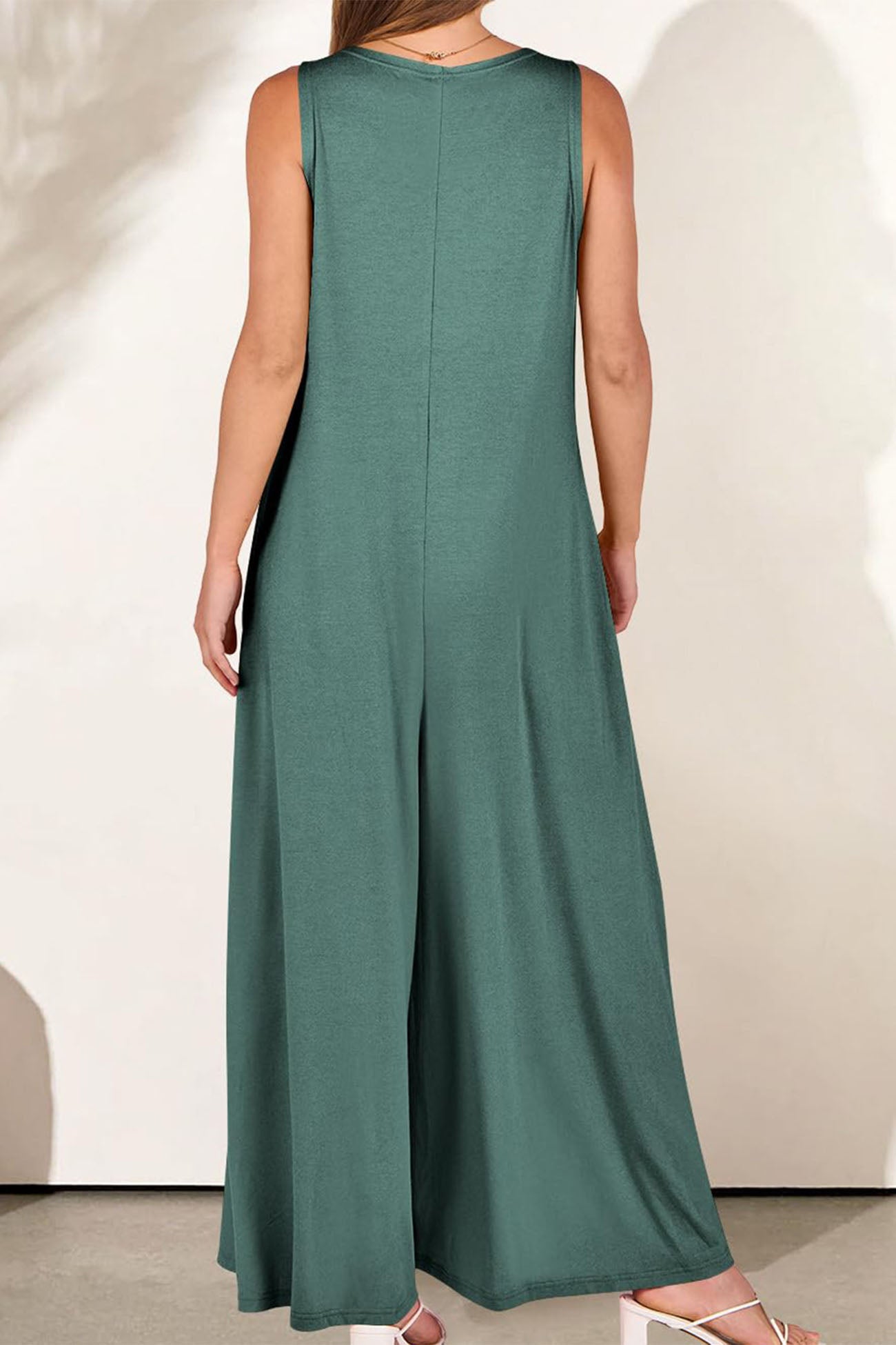 LD | Effen jumpsuits met wijde pijpen en V-hals